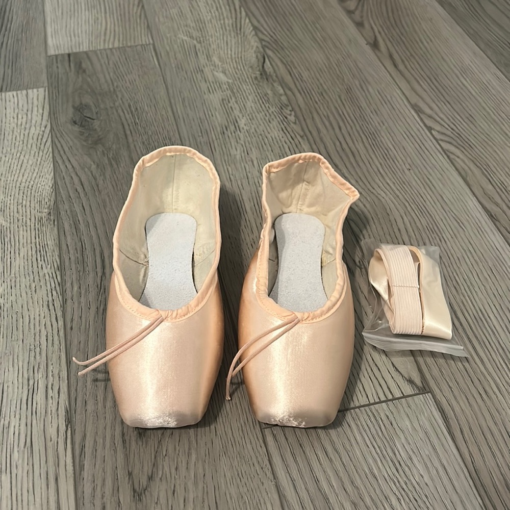 Suffolk Stellar Pink Standard 6x Pointe Shoe